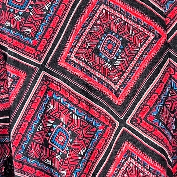 Bobbie Brooks Geometric Print Ruffle Bell Sleeve Top Size L - Picture 6 of 7